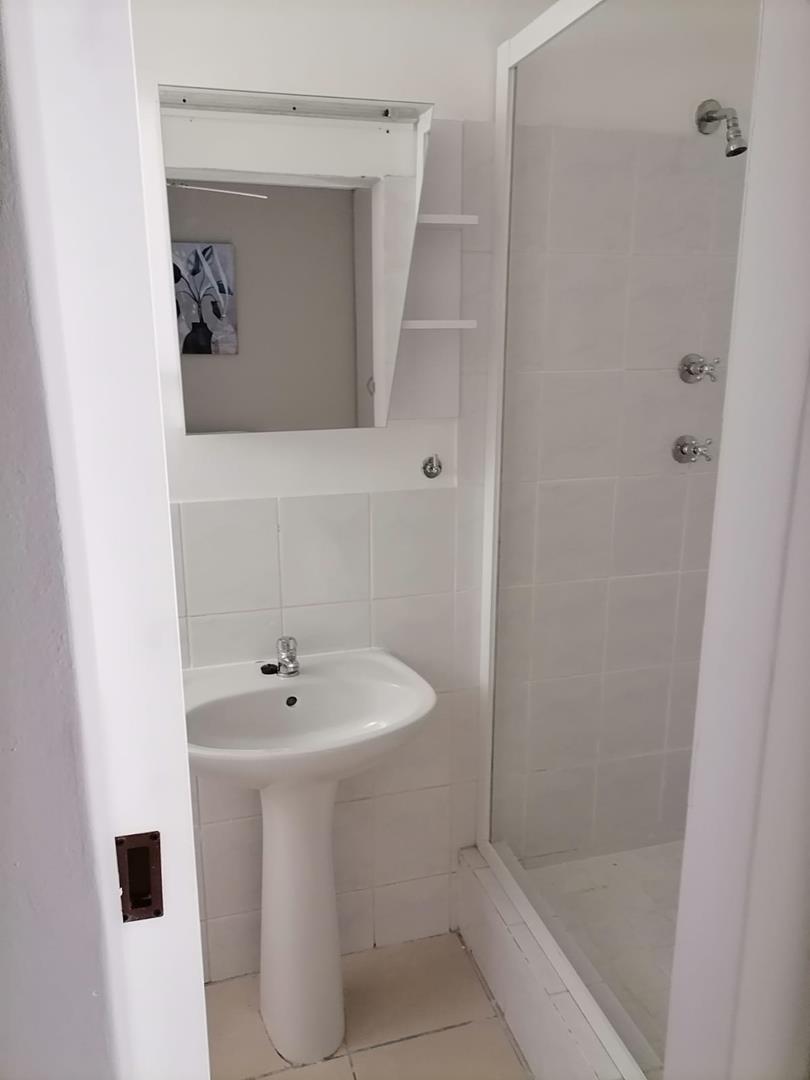 To Let 1 Bedroom Property for Rent in Strand Central Western Cape